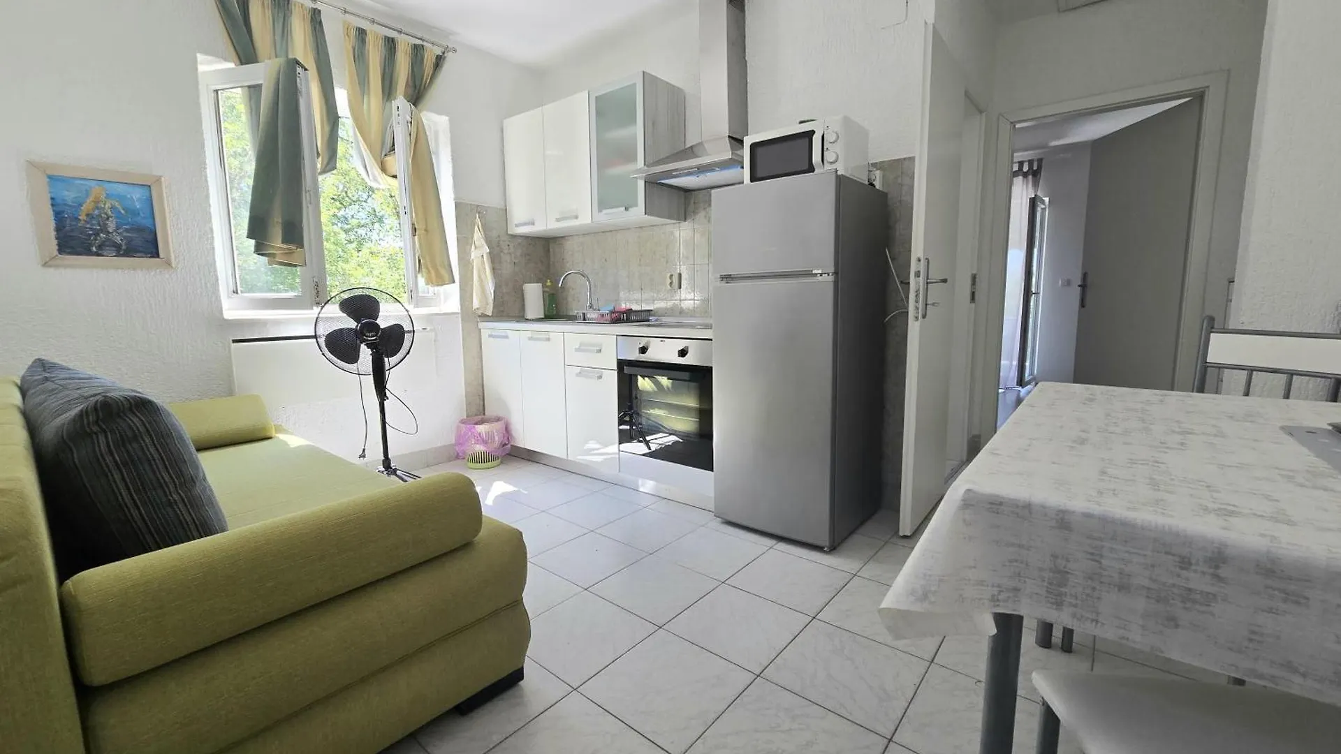 Apartmani Inka Njivice 0*,  Croatia