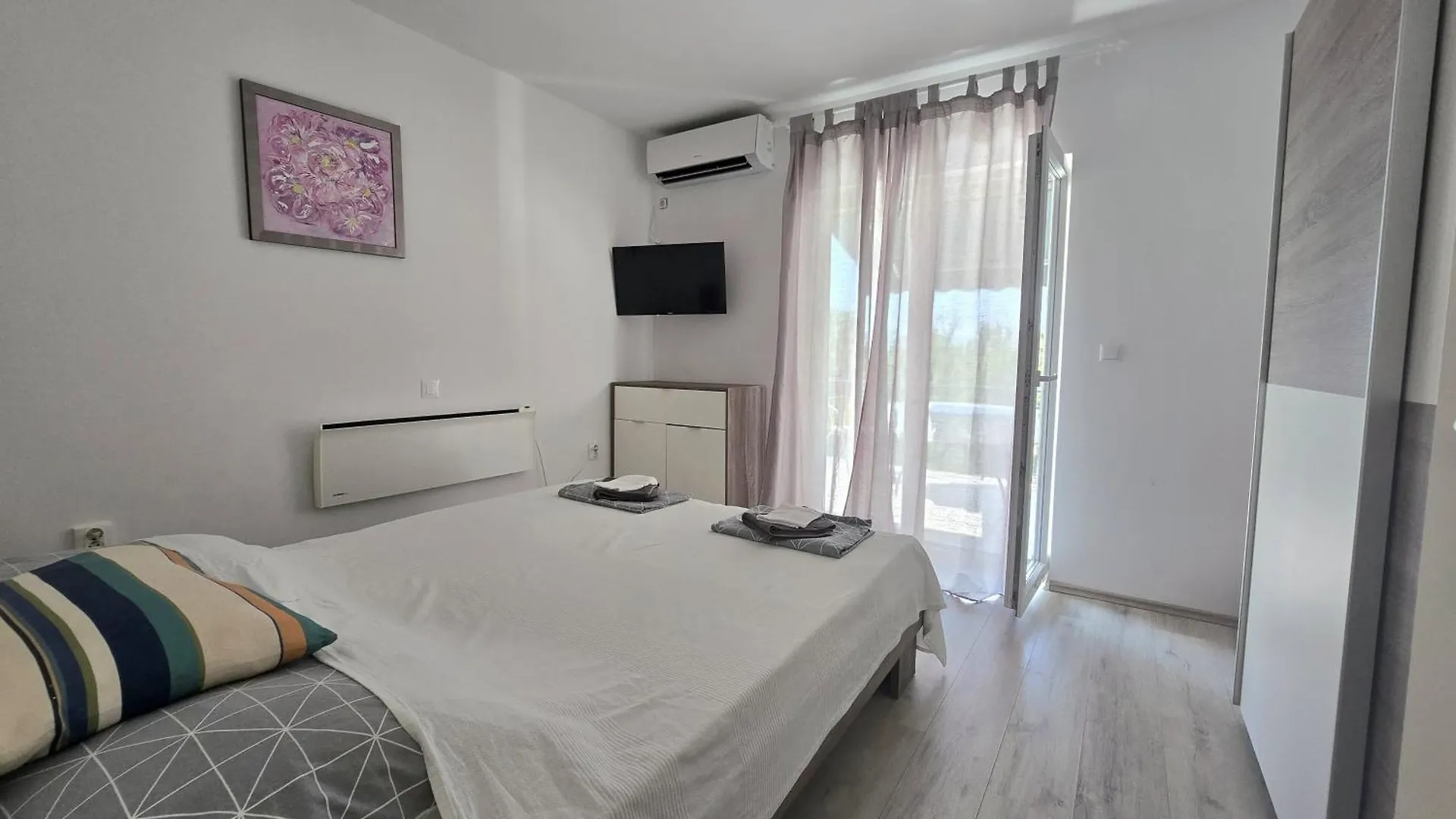 Apartment Apartmani Inka Njivice Croatia